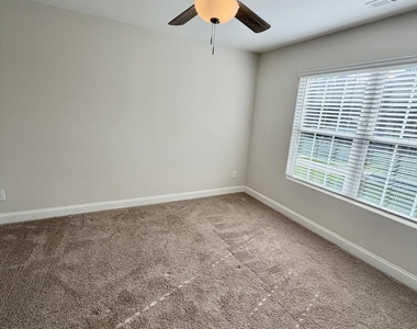 924 Weatherby Lane - Photo Thumbnail 19