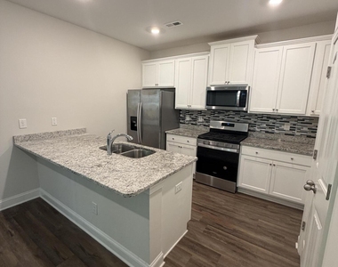 924 Weatherby Lane - Photo Thumbnail 11