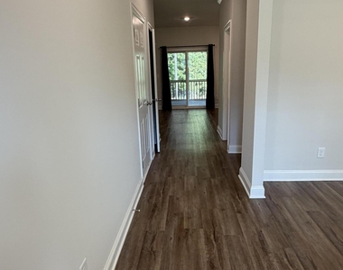 924 Weatherby Lane - Photo Thumbnail 7