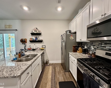 924 Weatherby Lane - Photo Thumbnail 6