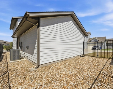 8401 Orizzonte St - Photo Thumbnail 24