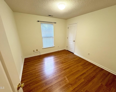5100 Cardinal Grove Boulevard - Photo Thumbnail 11