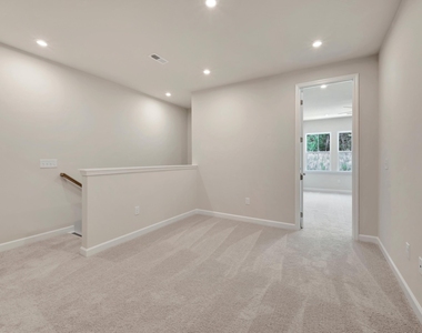 206 Solaire Alley - Photo Thumbnail 12