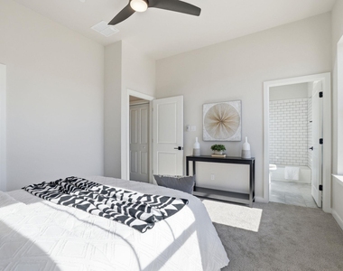 905 Pullman St - Photo Thumbnail 16