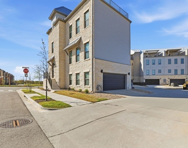 905 Pullman St - Photo Thumbnail 32
