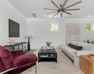 1182 Oakgrove Ave - Photo Thumbnail 7