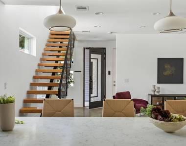 1182 Oakgrove Ave - Photo Thumbnail 10