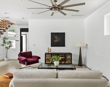 1182 Oakgrove Ave - Photo Thumbnail 6