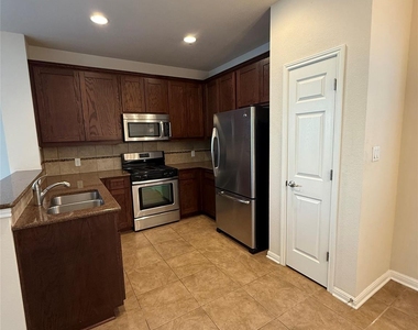 1932 Tramson Dr - Photo Thumbnail 3