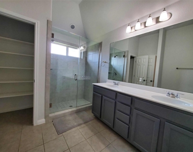 13505 Mariscan St - Photo Thumbnail 9