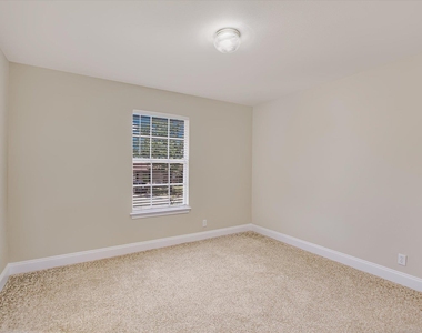 8111 Hawick Dr - Photo Thumbnail 14