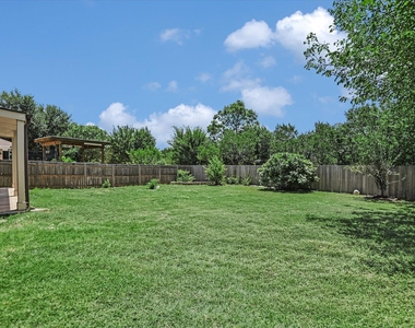 8111 Hawick Dr - Photo Thumbnail 19
