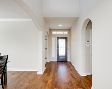 4211 Oldenburg Ln - Photo Thumbnail 15