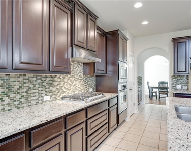 4211 Oldenburg Ln - Photo Thumbnail 20