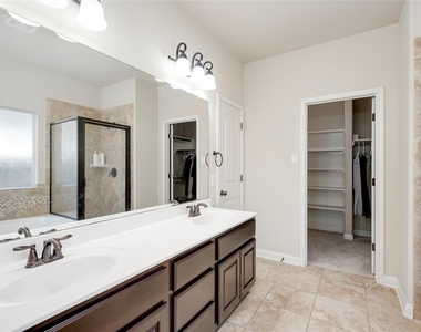 4211 Oldenburg Ln - Photo Thumbnail 30