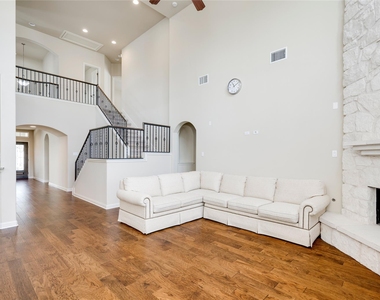 4211 Oldenburg Ln - Photo Thumbnail 24