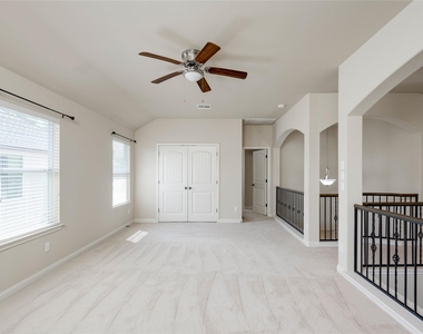 4211 Oldenburg Ln - Photo Thumbnail 13