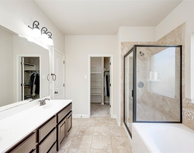 4211 Oldenburg Ln - Photo Thumbnail 29