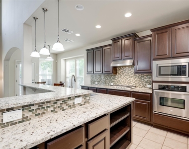 4211 Oldenburg Ln - Photo Thumbnail 17