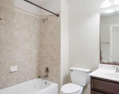 4211 Oldenburg Ln - Photo Thumbnail 11