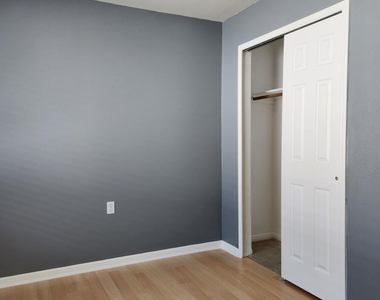 717 Sheraton Ave - Photo Thumbnail 23