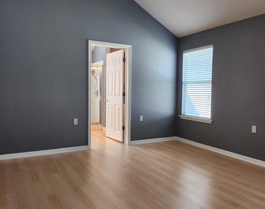 717 Sheraton Ave - Photo Thumbnail 21