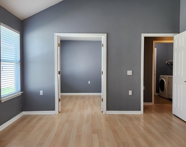 717 Sheraton Ave - Photo Thumbnail 22