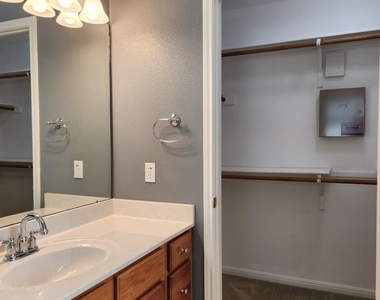 717 Sheraton Ave - Photo Thumbnail 26