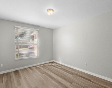 164 Pearl Lake Dr - Photo Thumbnail 3