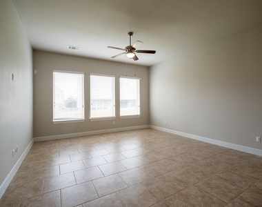 18612 Rio Chama Ln - Photo Thumbnail 7