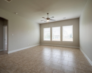 18612 Rio Chama Ln - Photo Thumbnail 8