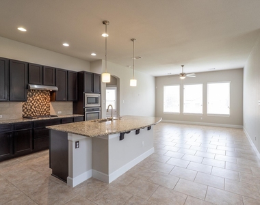 18612 Rio Chama Ln - Photo Thumbnail 4