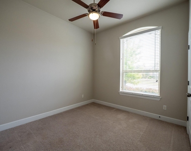 18612 Rio Chama Ln - Photo Thumbnail 13