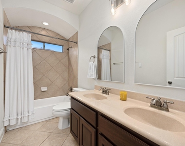 8620 Alophia Dr - Photo Thumbnail 24