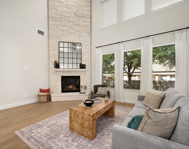 8620 Alophia Dr - Photo Thumbnail 5