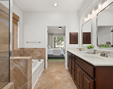 8620 Alophia Dr - Photo Thumbnail 14