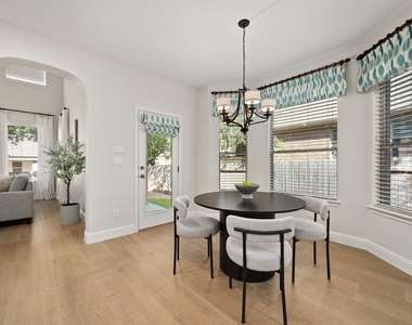 8620 Alophia Dr - Photo Thumbnail 11