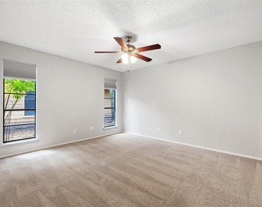8506 Mesa Dr - Photo Thumbnail 21