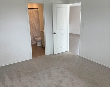 2324 Dust Devil Dr - Photo Thumbnail 8