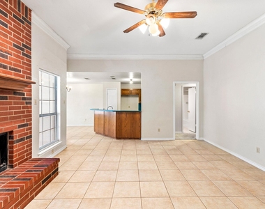 1502 Oak Knoll Ln - Photo Thumbnail 3