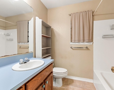 1502 Oak Knoll Ln - Photo Thumbnail 12