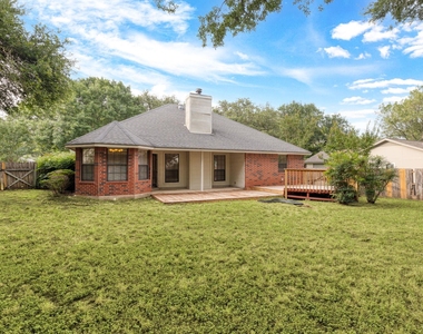 1502 Oak Knoll Ln - Photo Thumbnail 16