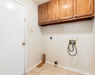 1502 Oak Knoll Ln - Photo Thumbnail 8