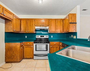 1502 Oak Knoll Ln - Photo Thumbnail 7