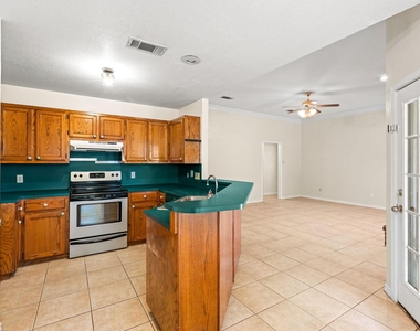1502 Oak Knoll Ln - Photo Thumbnail 6