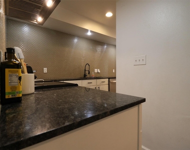 2200 Dickson Dr - Photo Thumbnail 8