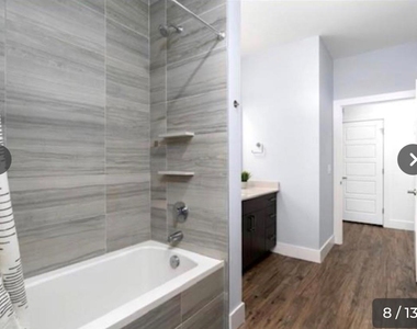 6444 Burnet Rd - Photo Thumbnail 7