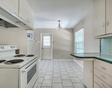 4906 Gladeview Drs - Photo Thumbnail 5
