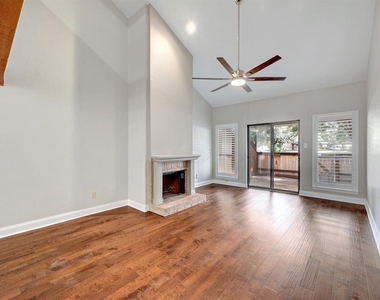 7211 Lakewood Dr - Photo Thumbnail 2