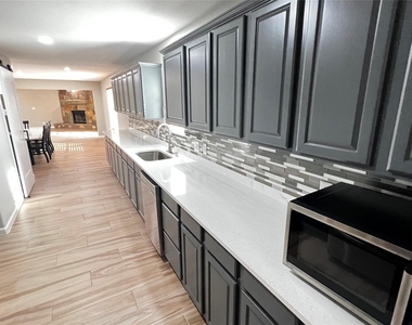 141 Sendero Blvd - Photo Thumbnail 15